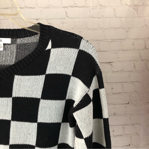 SWEATER - Women's BP. Black And White Checkerboard Cropped Sweater. Size XS - Picture 7 of 13